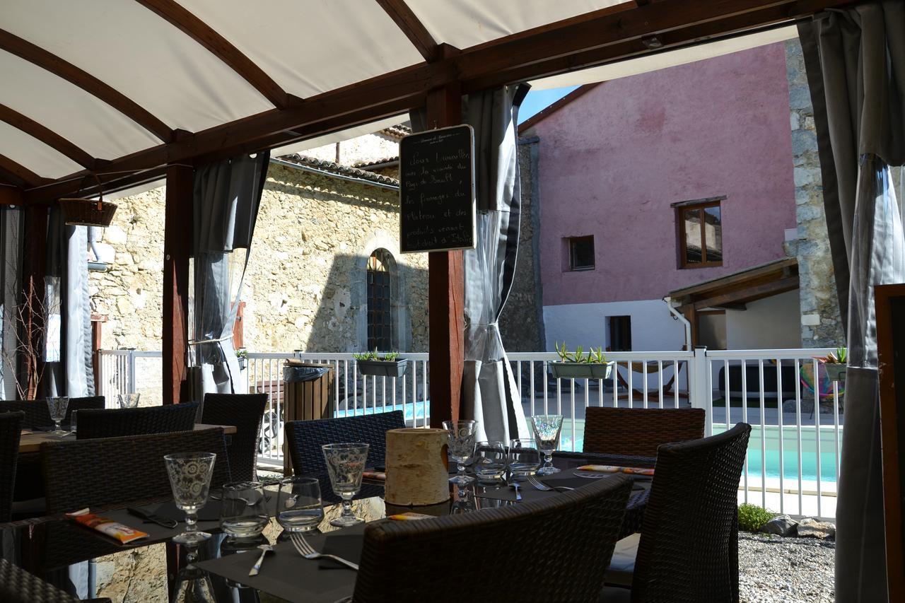 Camping La Mare aux Fées Hotel Roquefeuil Esterno foto