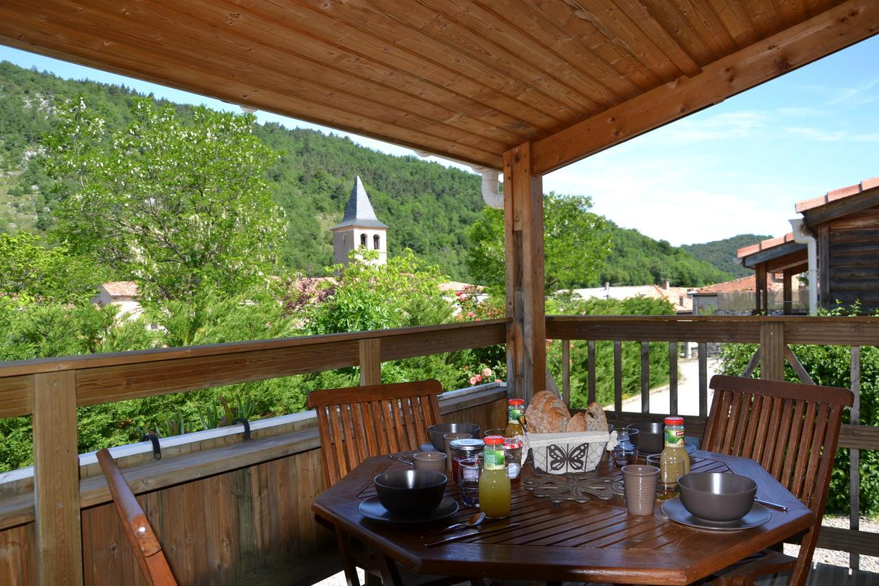 Camping La Mare aux Fées Hotel Roquefeuil Esterno foto