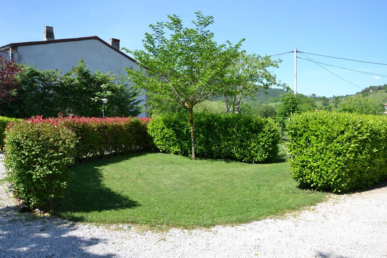 Camping La Mare aux Fées Hotel Roquefeuil Esterno foto