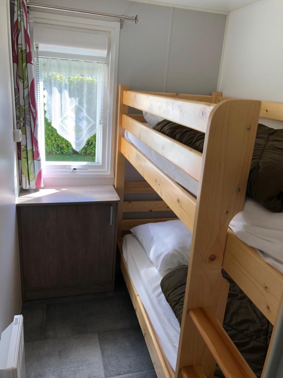 Camping La Mare aux Fées Hotel Roquefeuil Esterno foto
