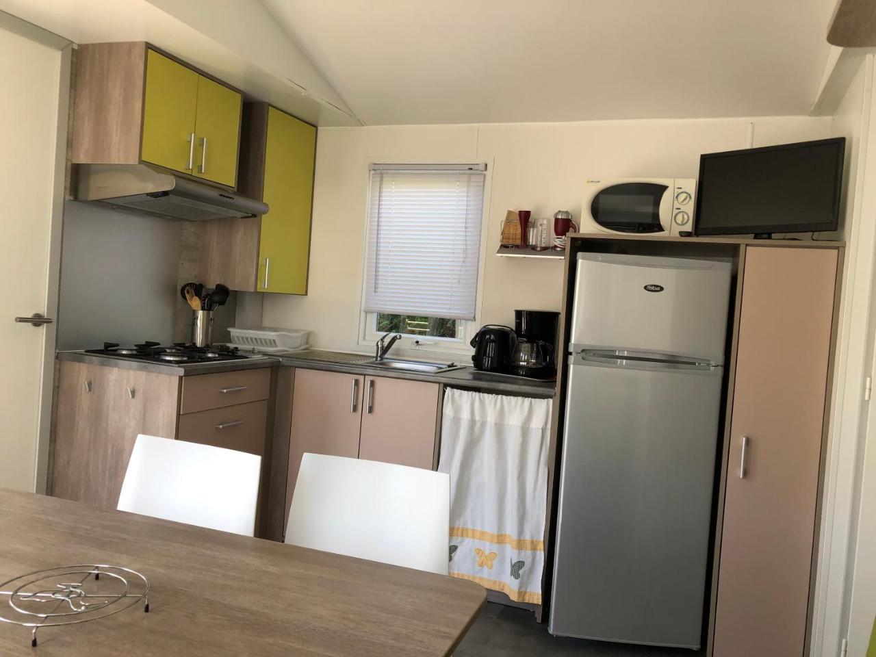 Camping La Mare aux Fées Hotel Roquefeuil Esterno foto
