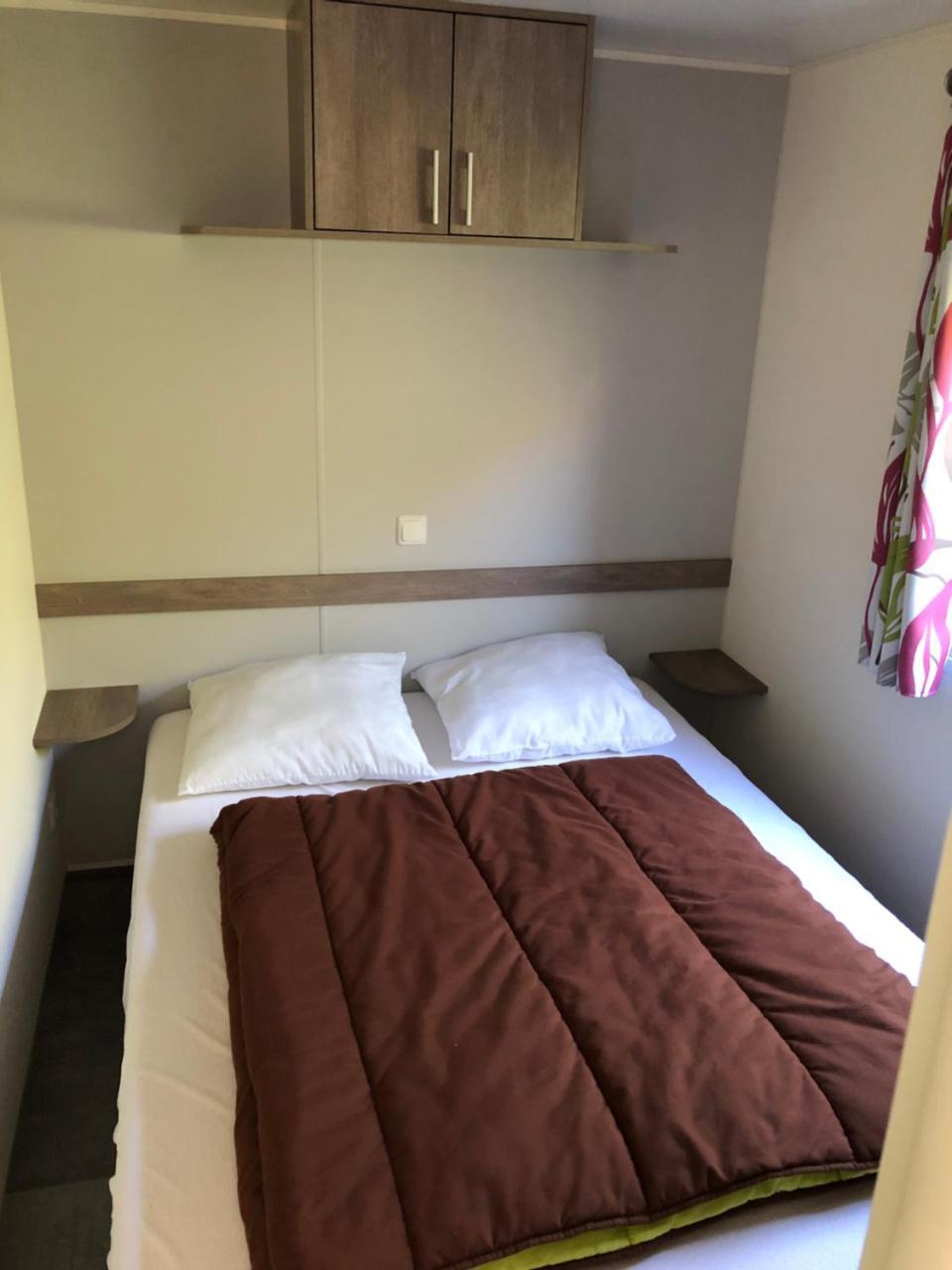 Camping La Mare aux Fées Hotel Roquefeuil Esterno foto