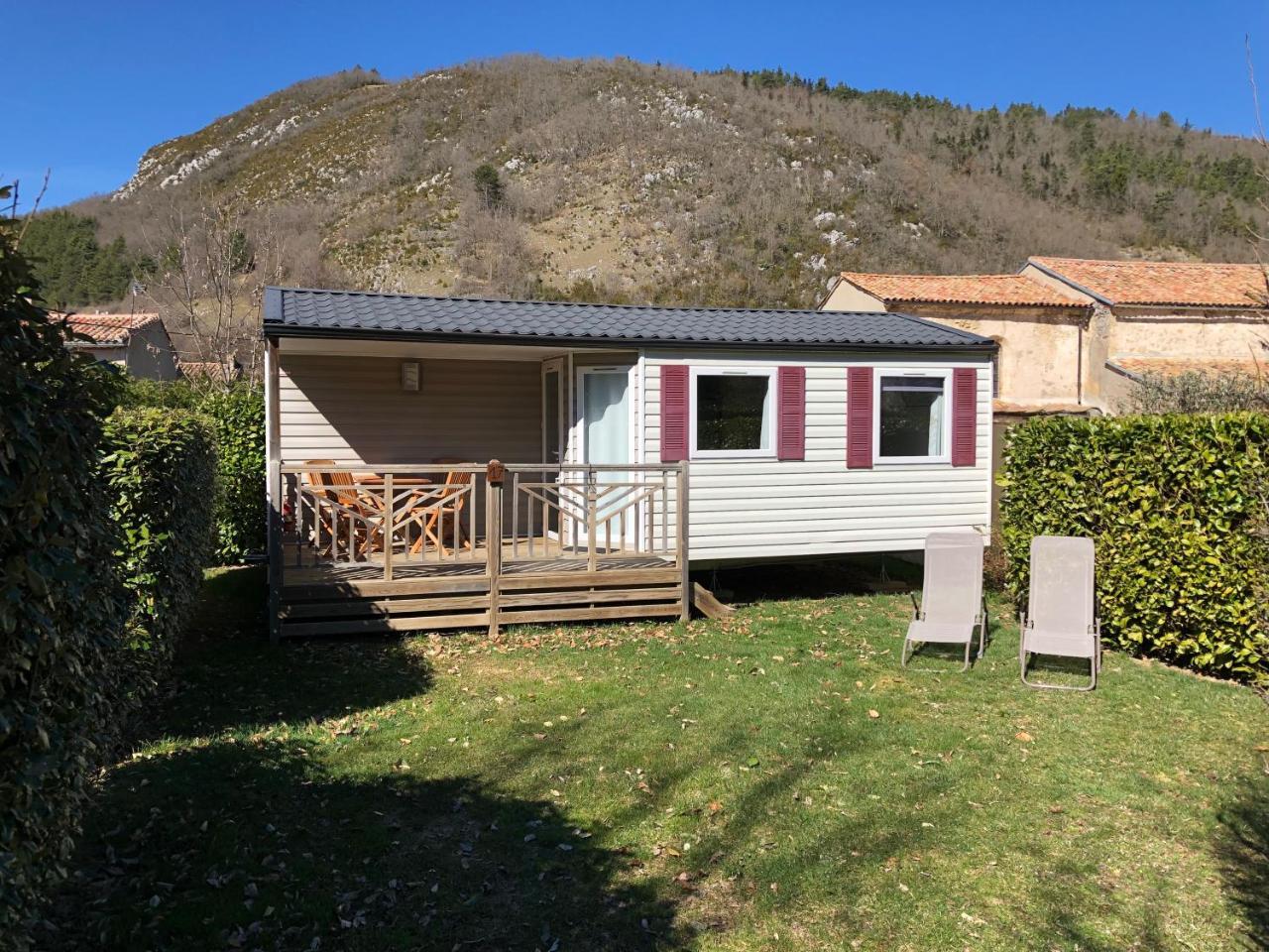Camping La Mare aux Fées Hotel Roquefeuil Esterno foto