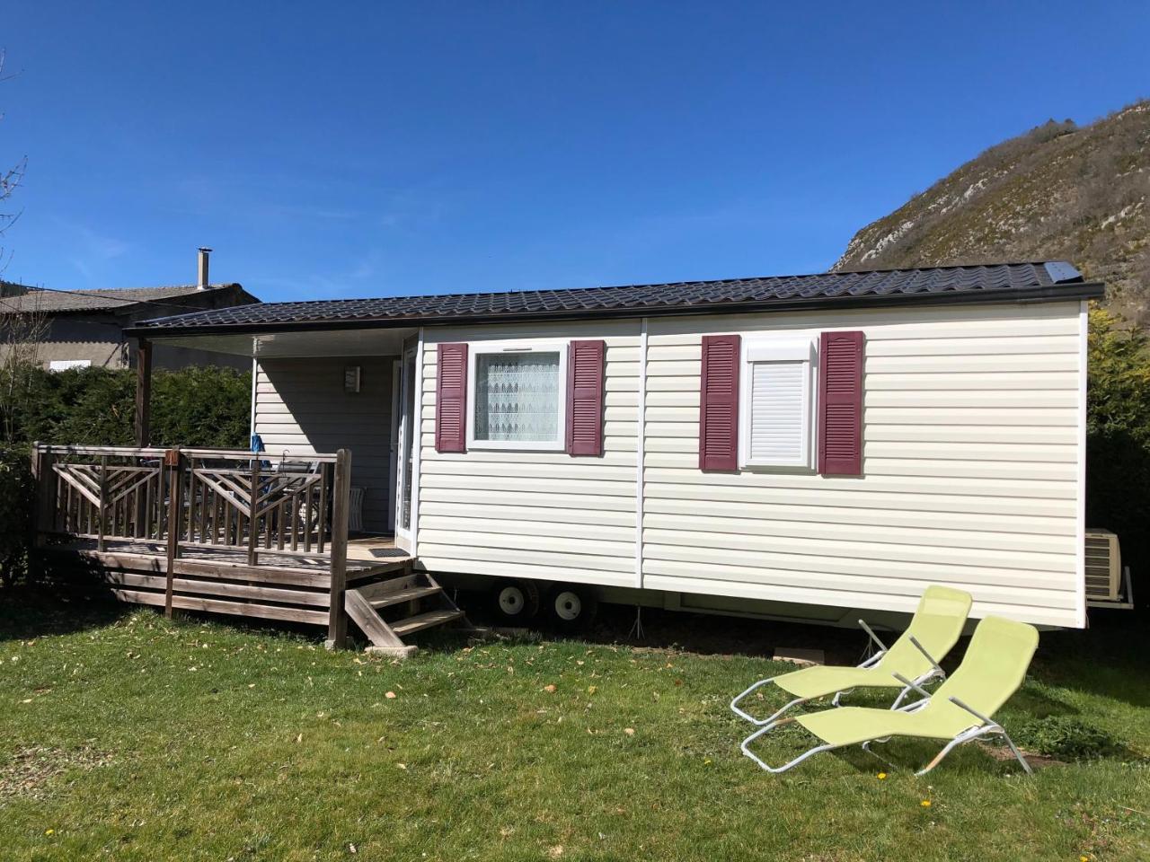 Camping La Mare aux Fées Hotel Roquefeuil Esterno foto